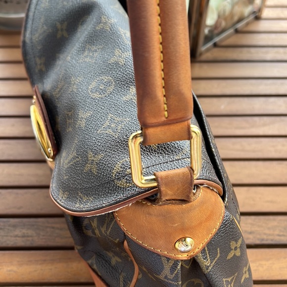 Louis Vuitton Monogram Canvas Beverly MM Bag - Picture 4 of 15